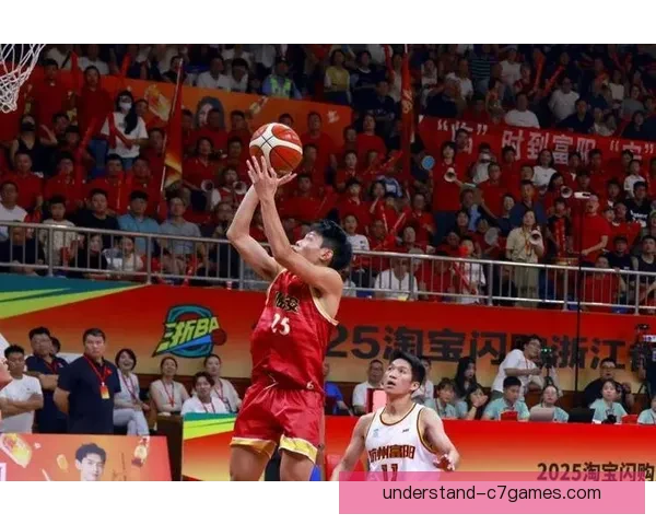 中国篮球队逆袭获胜 关键时刻球员表现精彩让球迷大呼过瘾