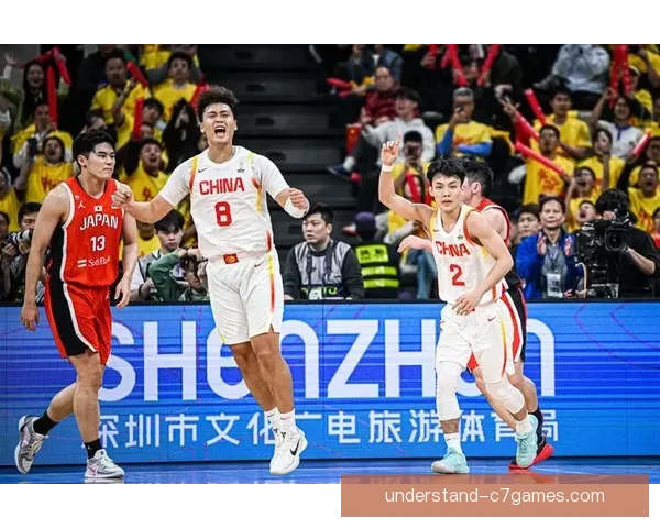 中国男篮逆袭战胜日本挺进亚洲杯决赛 赛场惊心动魄全员拼搏展现硬实力