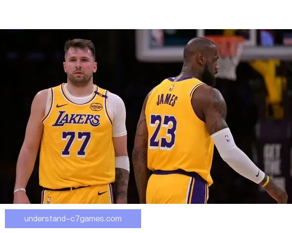 湖人核心球员状态回暖迎季后赛关键战球队士气大幅提升